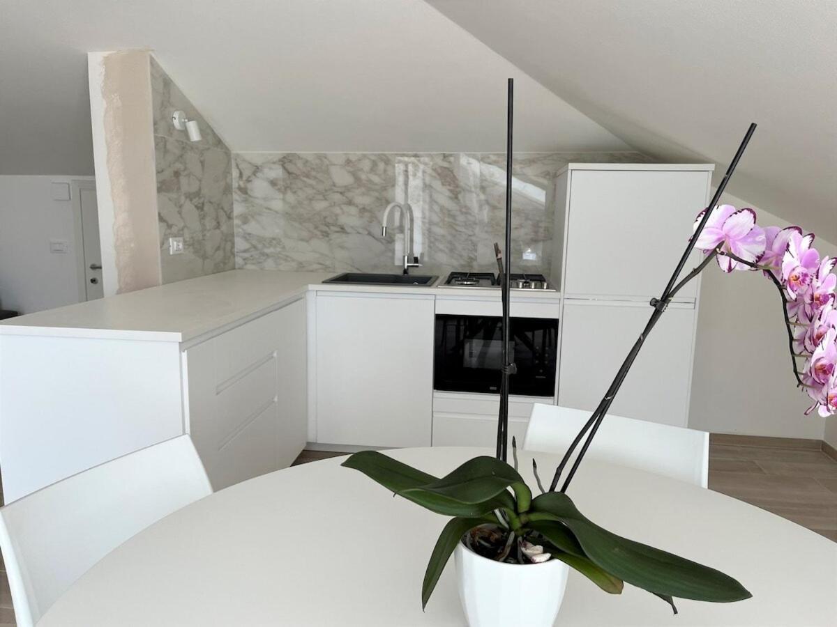 Apartmán Attico Lilium Peschiera del Garda Exteriér fotografie